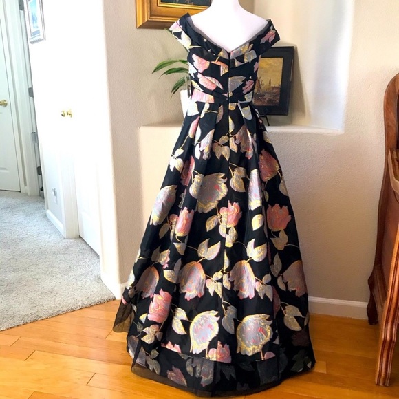 Aidan Mattox pleated off shoulder print long gown - Picture 9 of 10
